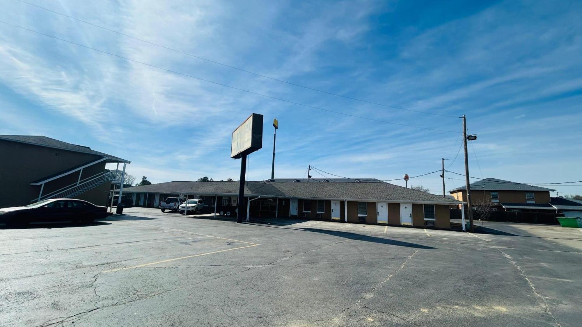 Budget Inn Beebe Exterior photo